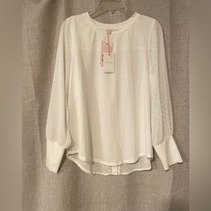 Skies Are Blue | Scoop Neck with Detailed Sleeves | M